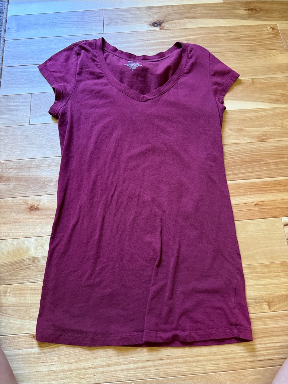Active Basic Women's V-Neck Short Sleeve Tee - Wine